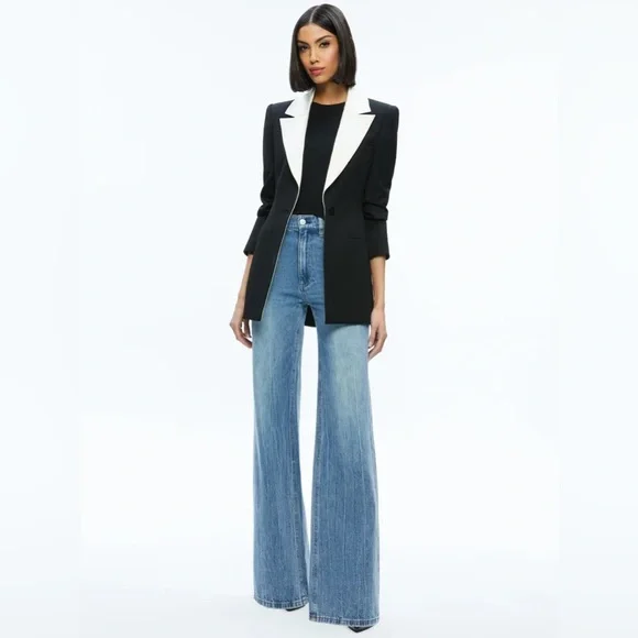 NWT SILVIE FITTED BLAZER Alice + Olivia